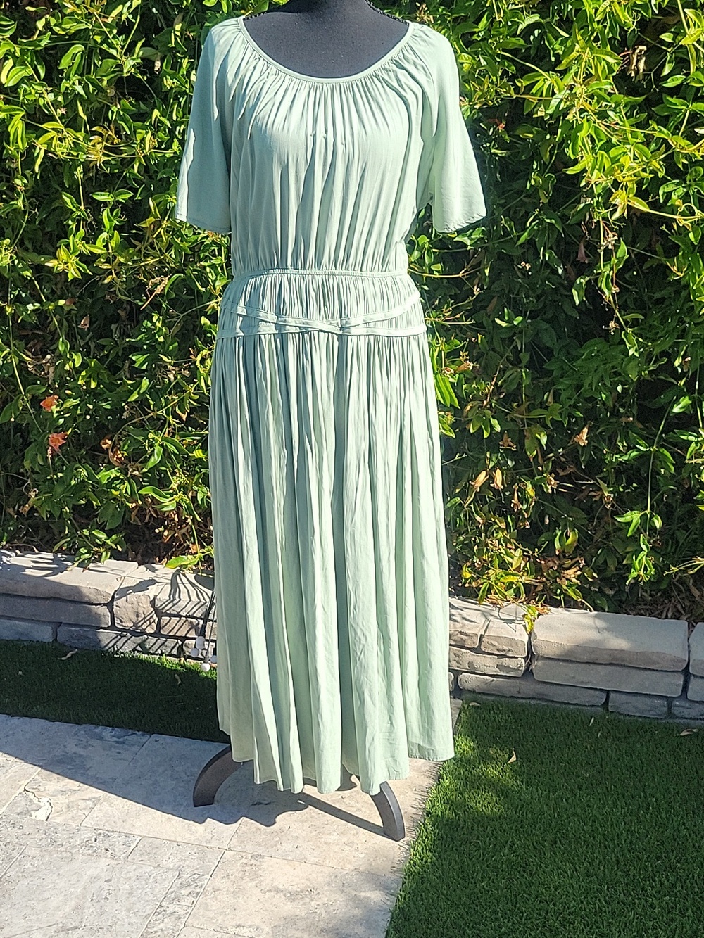 Light Sage Green Short-Sleeve Maxi Dress L